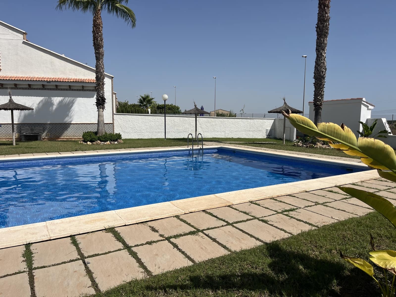 3 sypialnia Bungalow na sprzedaż w San Miguel de Salinas z basenem - 229 000 € (Ref: 9737060)