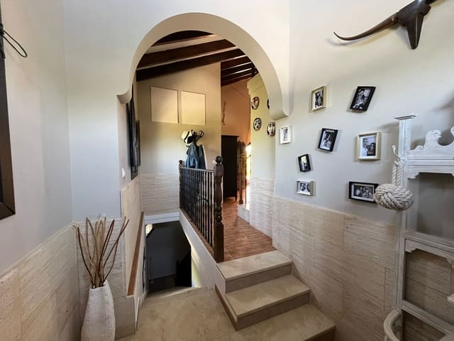 6 sypialnia Finka/Dom wiejski na sprzedaż w Torrellano, Elche / Elx z basenem garażem - 620 000 € (Ref: 9763290)