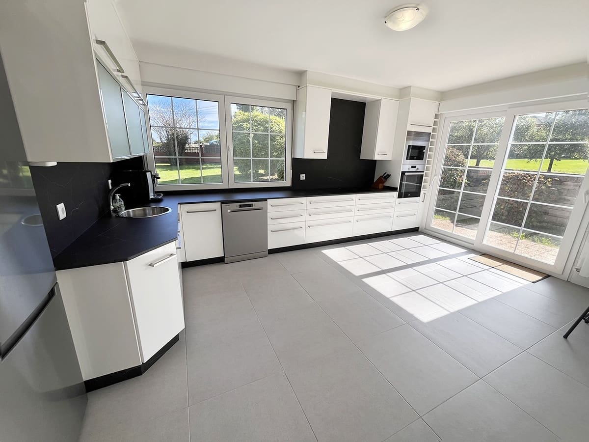 6 bedroom Villa for sale in Gijon with garage - € 960,000 (Ref: 8142992)