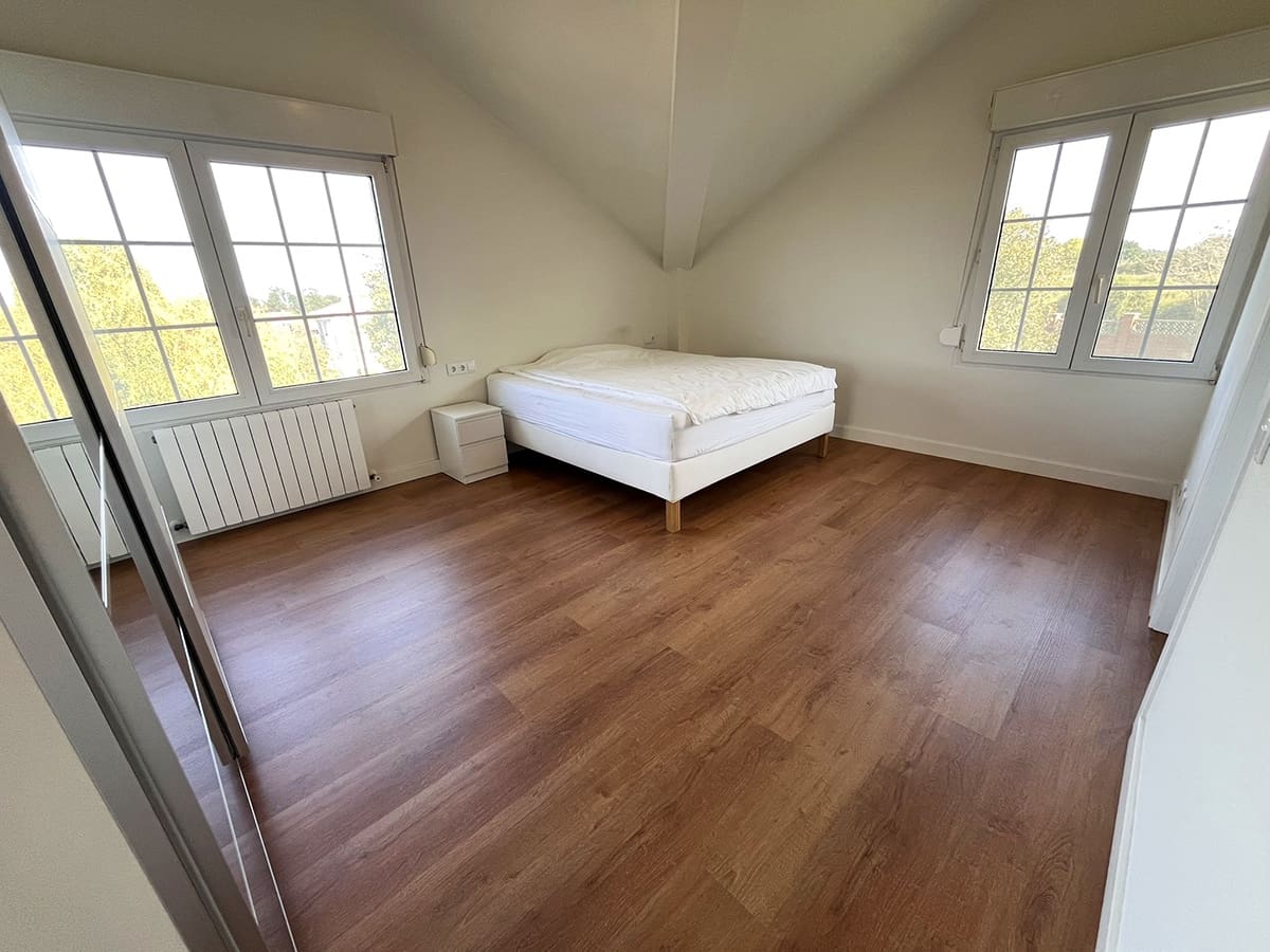 6 bedroom Villa for sale in Gijon with garage - € 960,000 (Ref: 8142992)