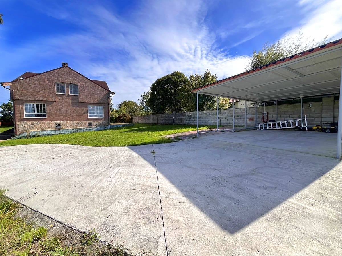 6 bedroom Villa for sale in Gijon with garage - € 960,000 (Ref: 8142992)