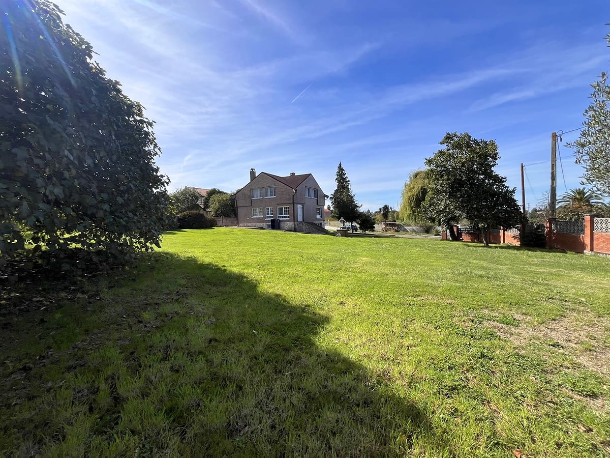 6 bedroom Villa for sale in Gijon with garage - € 960,000 (Ref: 8142992)