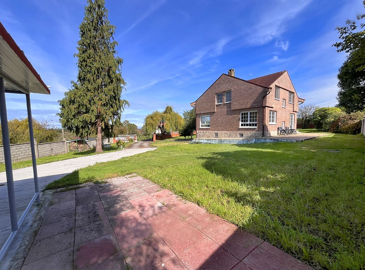 6 bedroom Villa for sale in Gijon with garage - € 960,000 (Ref: 8142992)