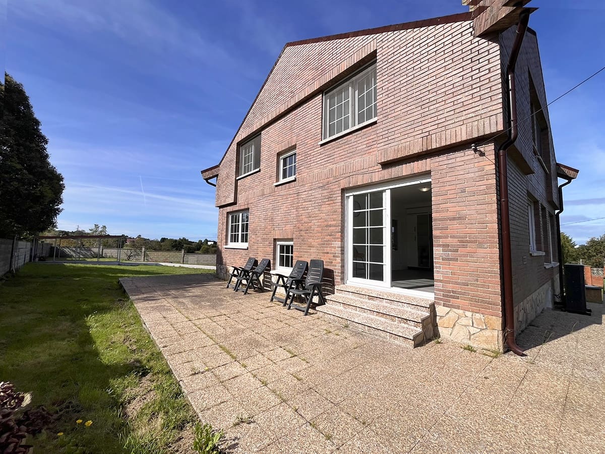 6 bedroom Villa for sale in Gijon with garage - € 960,000 (Ref: 8142992)