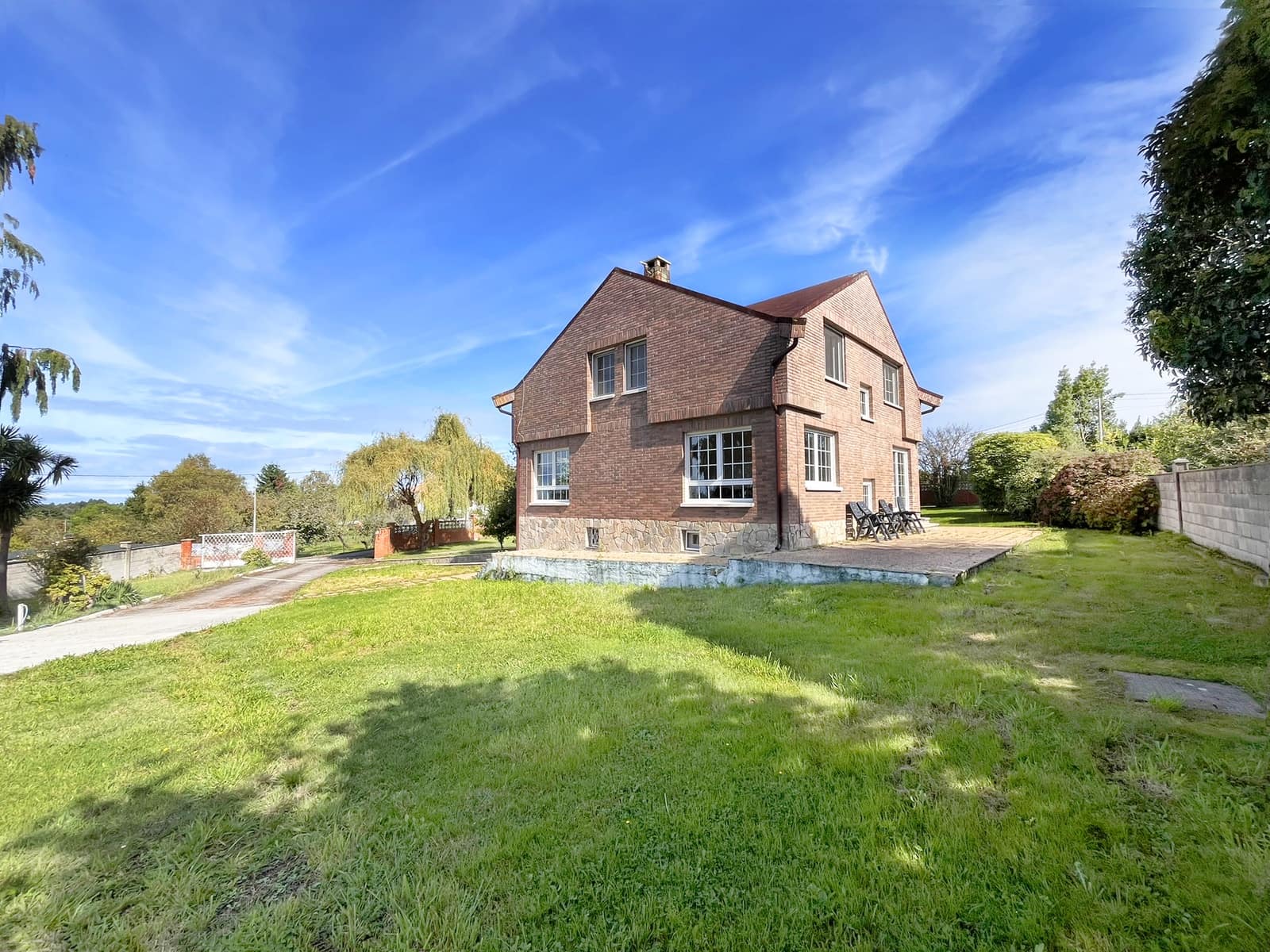 6 bedroom Villa for sale in Gijon with garage - € 960,000 (Ref: 8142992)