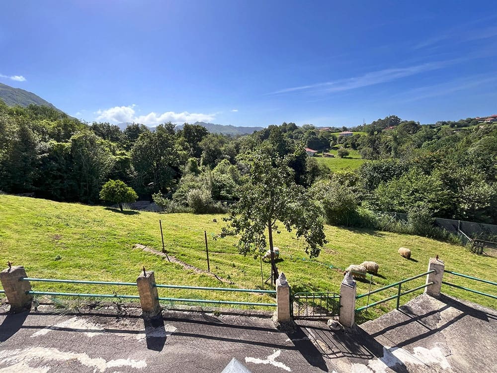 4 bedroom Townhouse for sale in Ribadesella with garage - € 300,000 (Ref: 8373984)