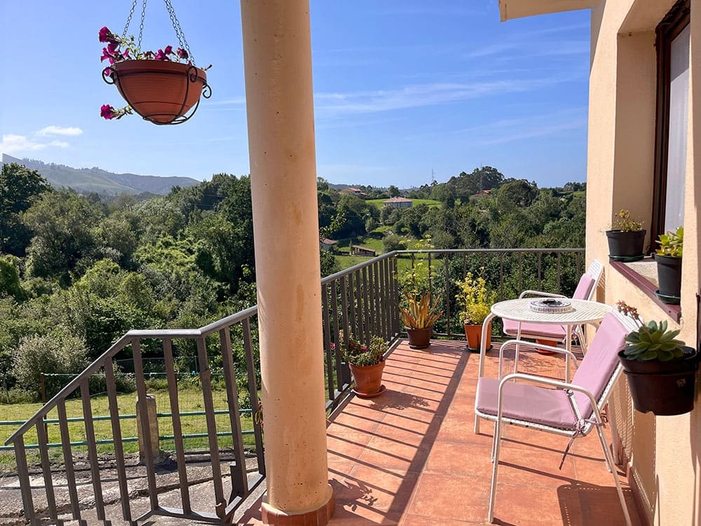 4 bedroom Townhouse for sale in Ribadesella with garage - € 300,000 (Ref: 8373984)