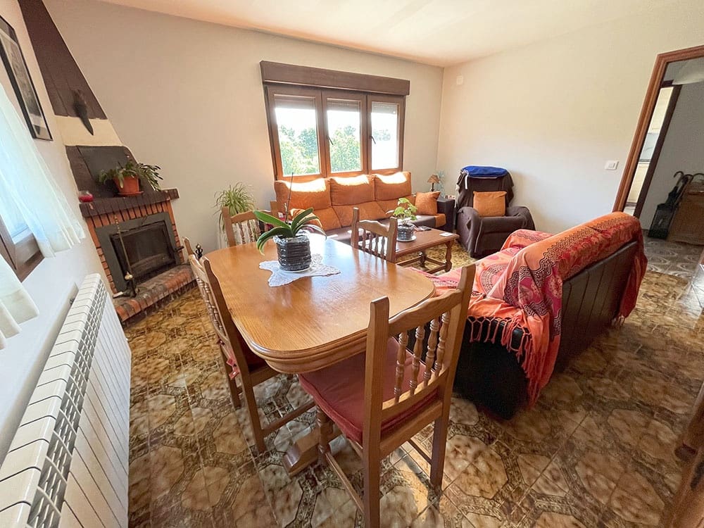 4 bedroom Townhouse for sale in Ribadesella with garage - € 300,000 (Ref: 8373984)