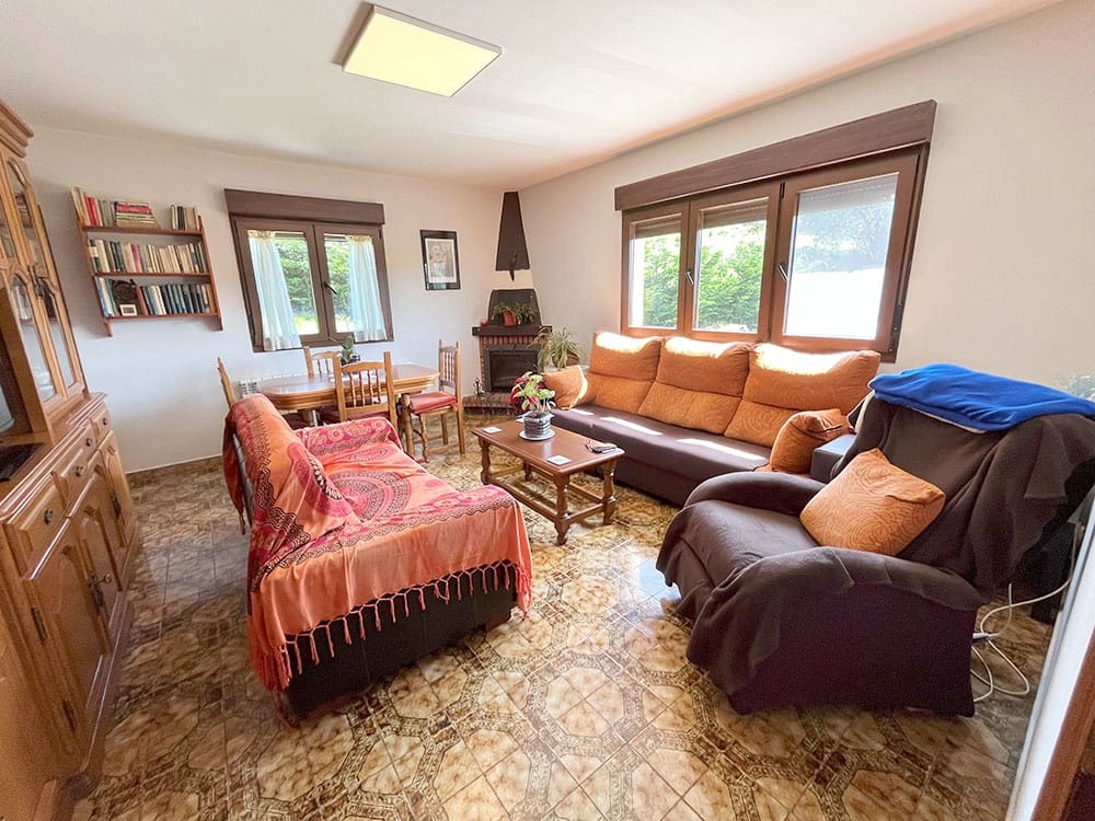 4 bedroom Townhouse for sale in Ribadesella with garage - € 300,000 (Ref: 8373984)