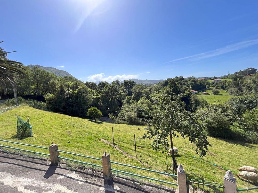 4 bedroom Townhouse for sale in Ribadesella with garage - € 300,000 (Ref: 8373984)