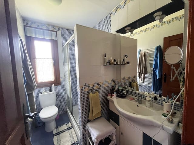 4 bedroom Townhouse for sale in Parres with garage - € 420,000 (Ref: 8976543)