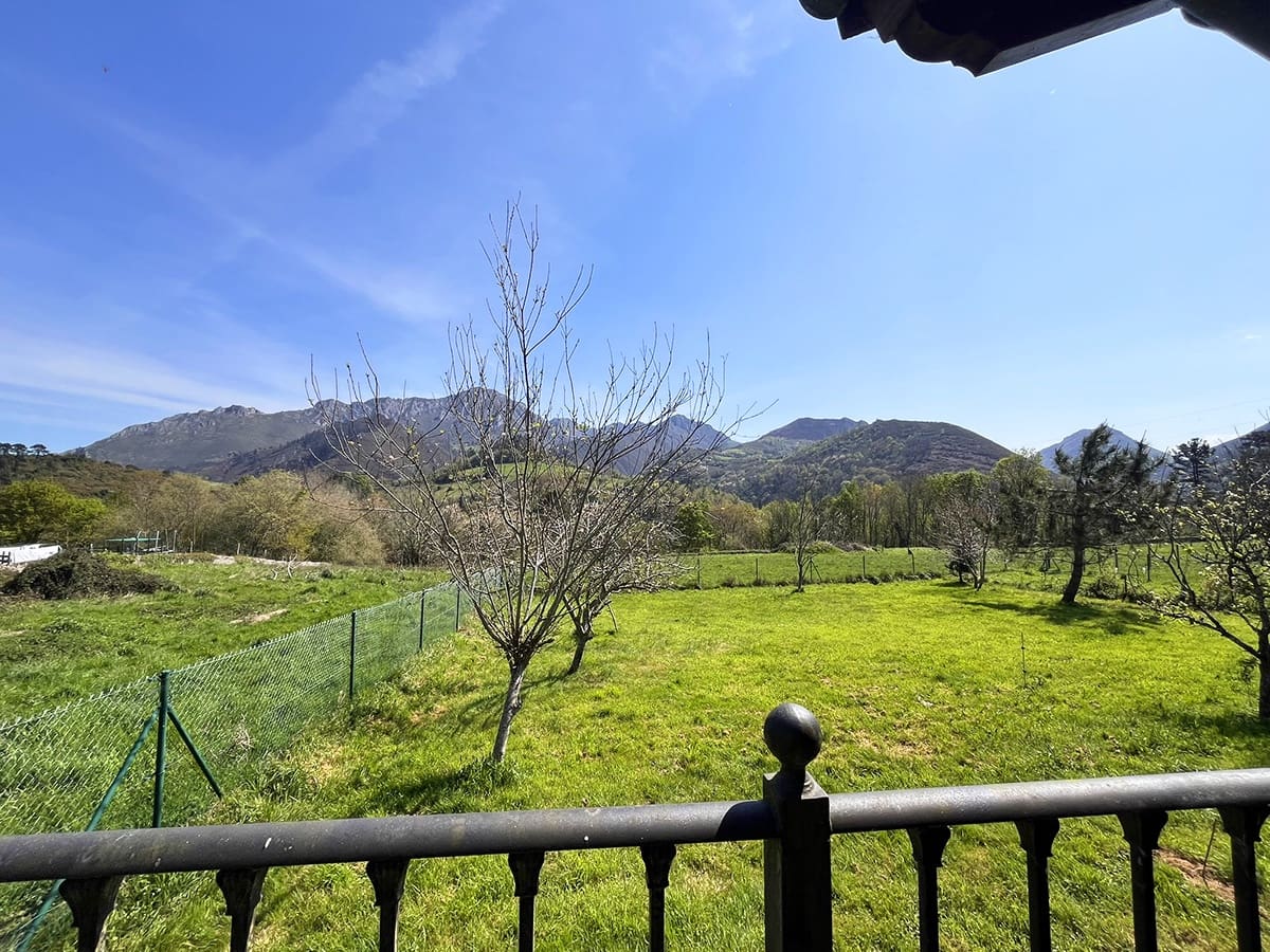 4 soveværelse Byhus til salg i Parres med garage - € 420.000 (Ref: 8976543)