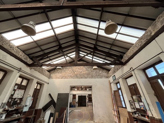 Business for sale in Ribadesella with garage - € 300,000 (Ref: 8977082)