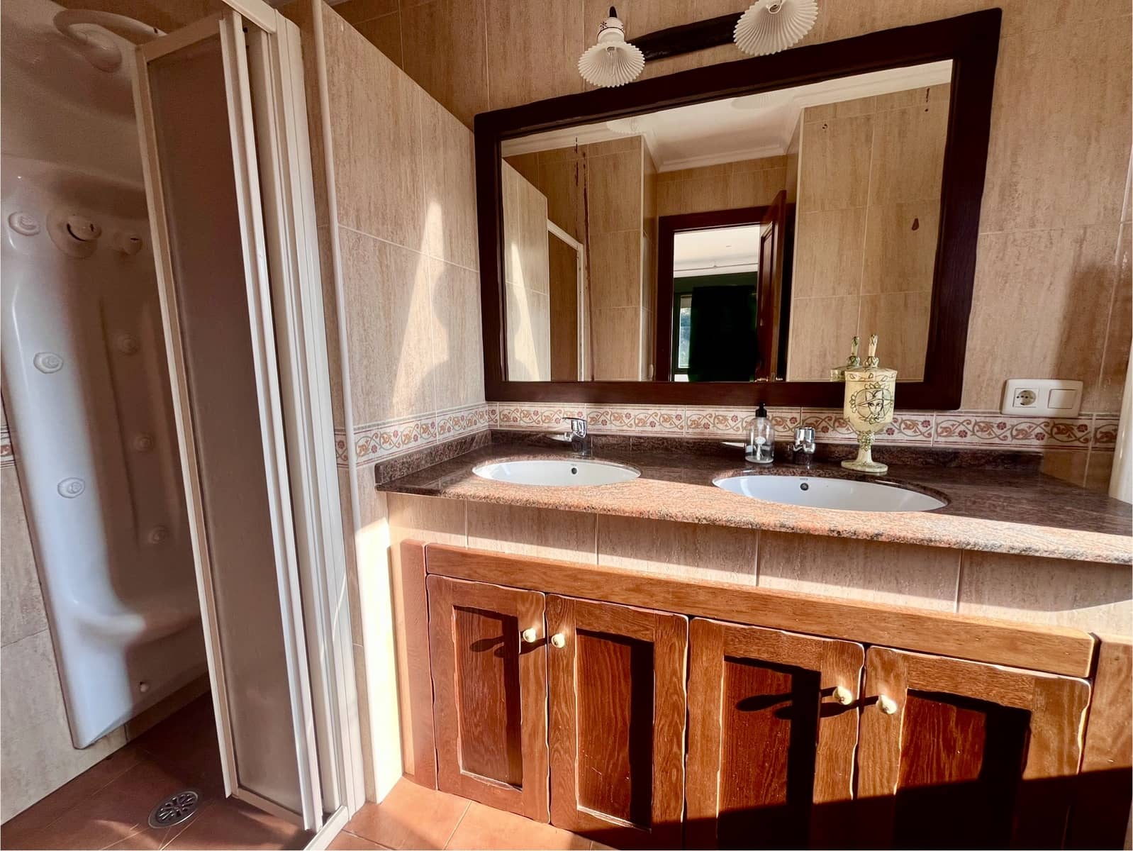 5 bedroom Villa for sale in Ribadesella with garage - € 430,000 (Ref: 9383192)