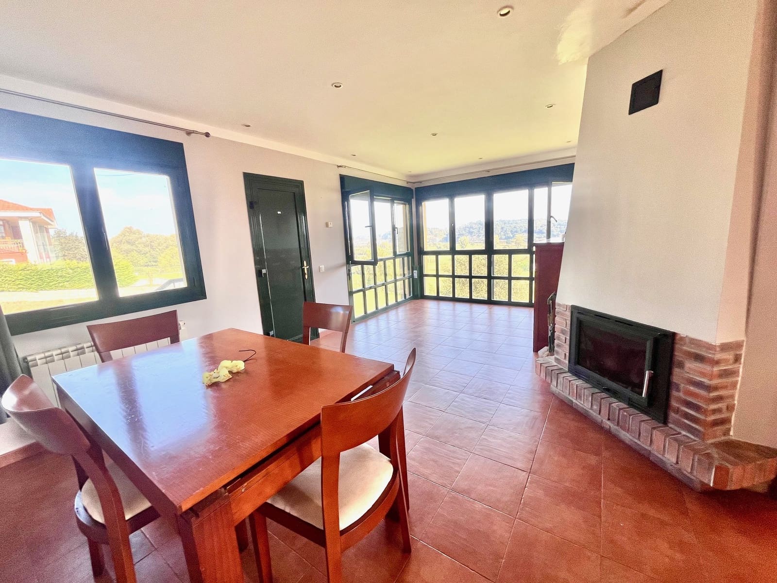 5 bedroom Villa for sale in Ribadesella with garage - € 430,000 (Ref: 9383192)