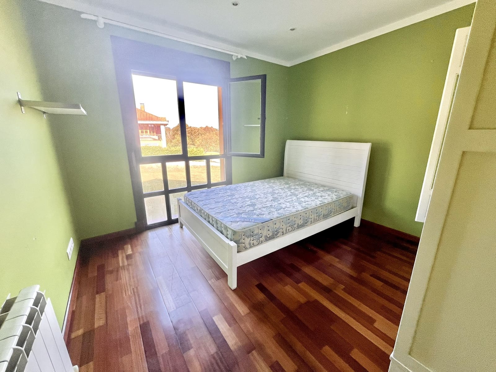 5 bedroom Villa for sale in Ribadesella with garage - € 430,000 (Ref: 9383192)