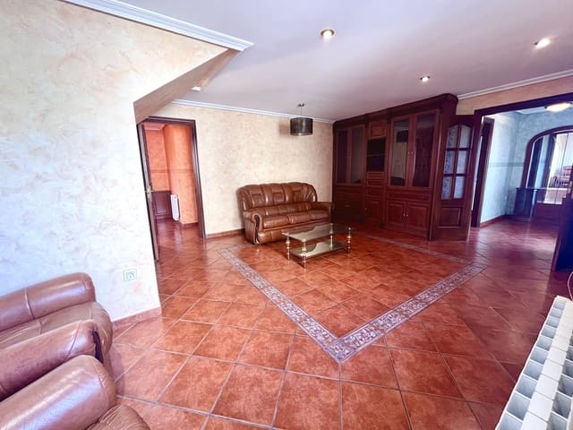 4 bedroom Townhouse for sale in Sariego - € 300,000 (Ref: 9747062)