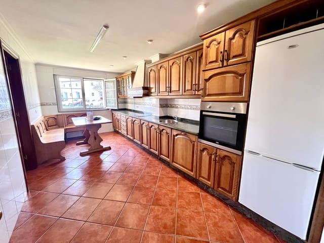 4 bedroom Townhouse for sale in Sariego - € 300,000 (Ref: 9747062)