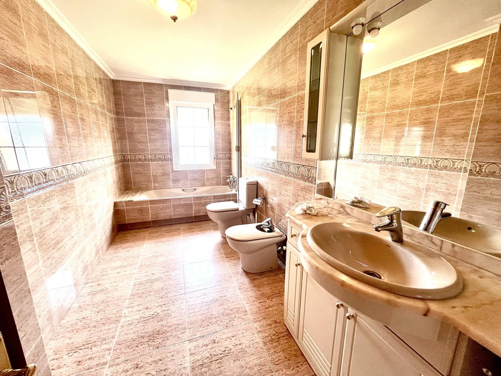 4 bedroom Townhouse for sale in Sariego - € 300,000 (Ref: 9747062)