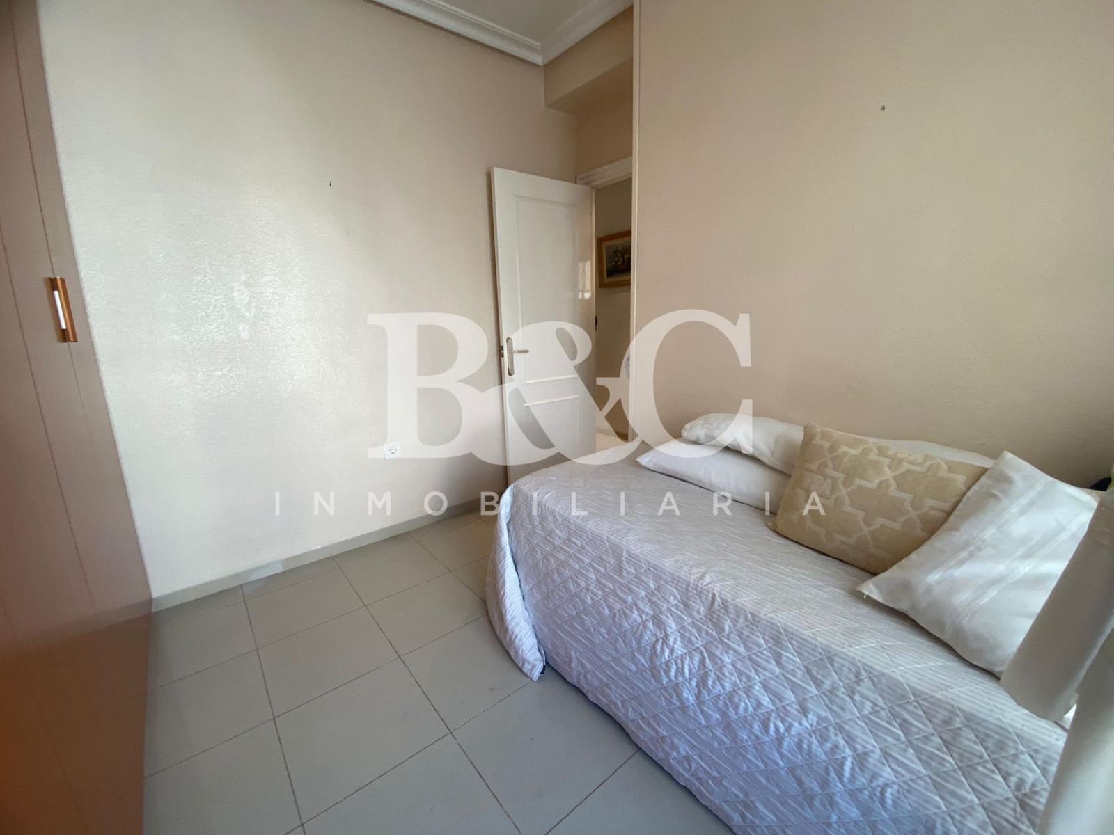 Piso de 3 habitaciones en Aguilas en venta con garaje - 299.000 € (Ref: 9509711)