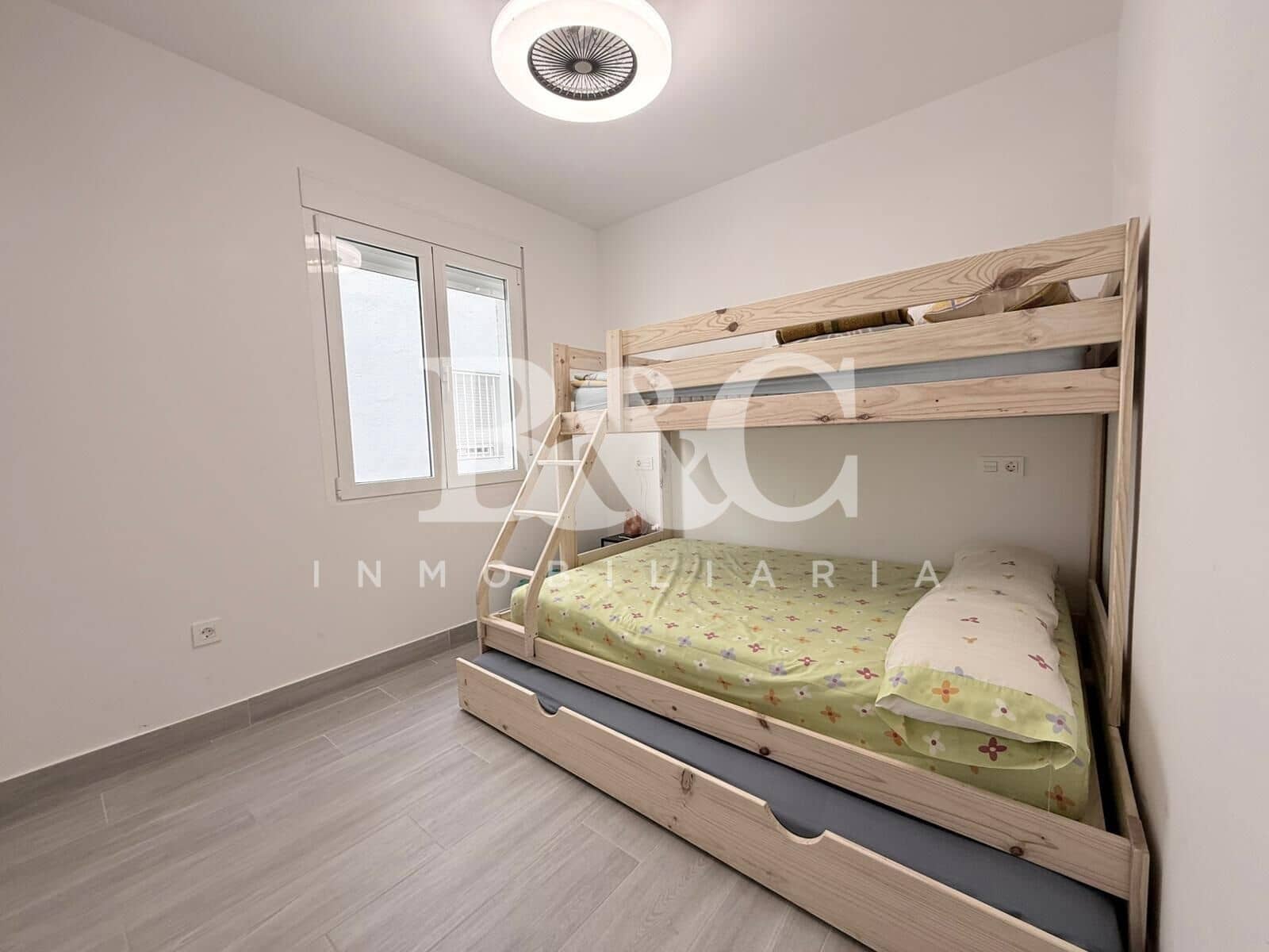 3 makuuhuone Asunto myytävänä paikassa Aguilas mukana 
autotalli - 239 000 € (Ref: 9509714)