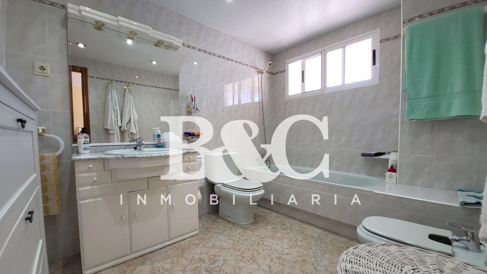 3 makuuhuone Asunto myytävänä paikassa Aguilas mukana uima-altaan 
autotalli - 279 000 € (Ref: 9509715)