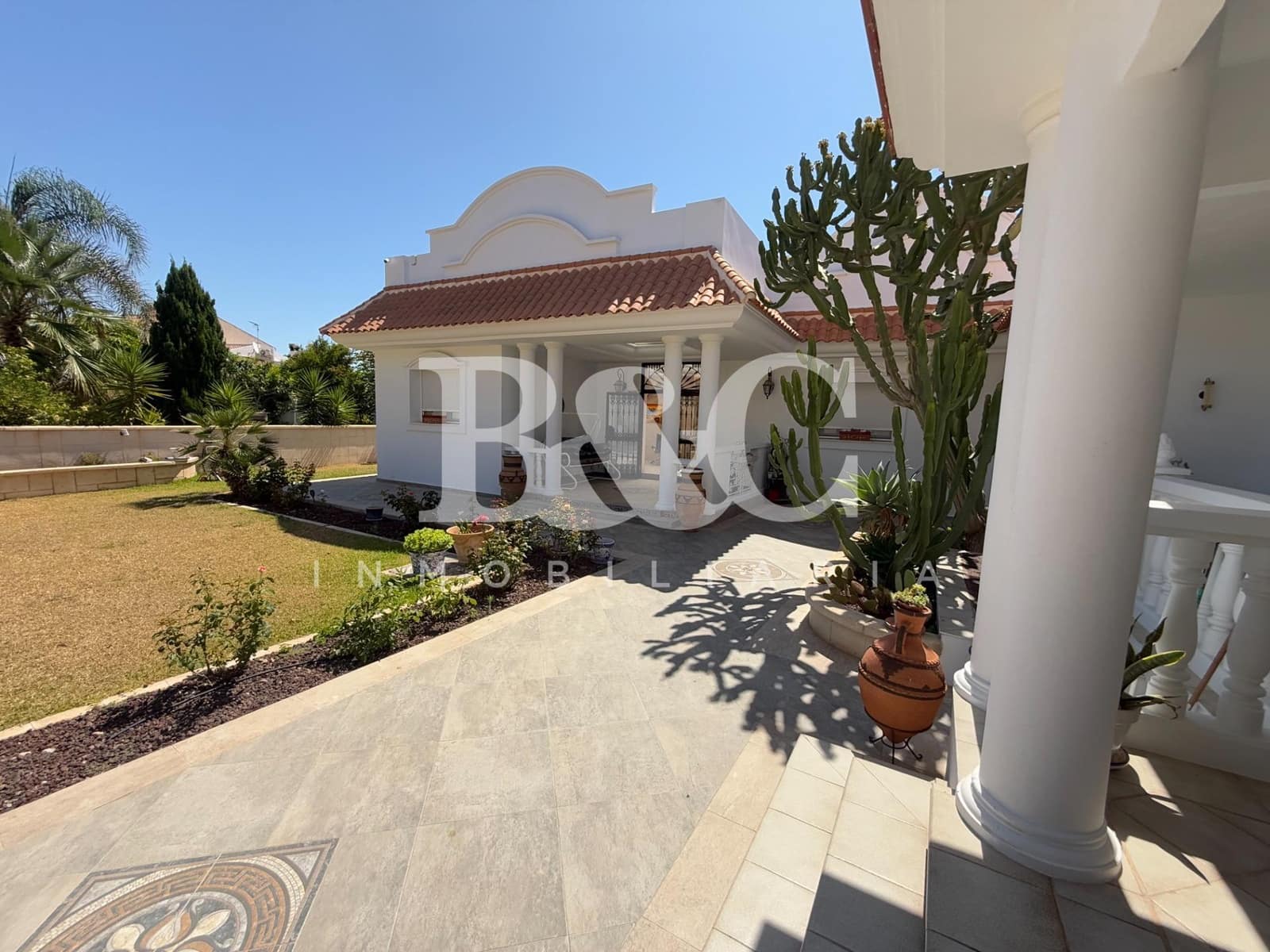 3 bedroom Villa for sale in Calabardina with pool - € 1,200,000 (Ref: 9509716)