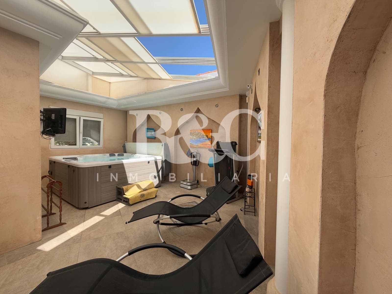 3 bedroom Villa for sale in Calabardina with pool - € 1,200,000 (Ref: 9509716)