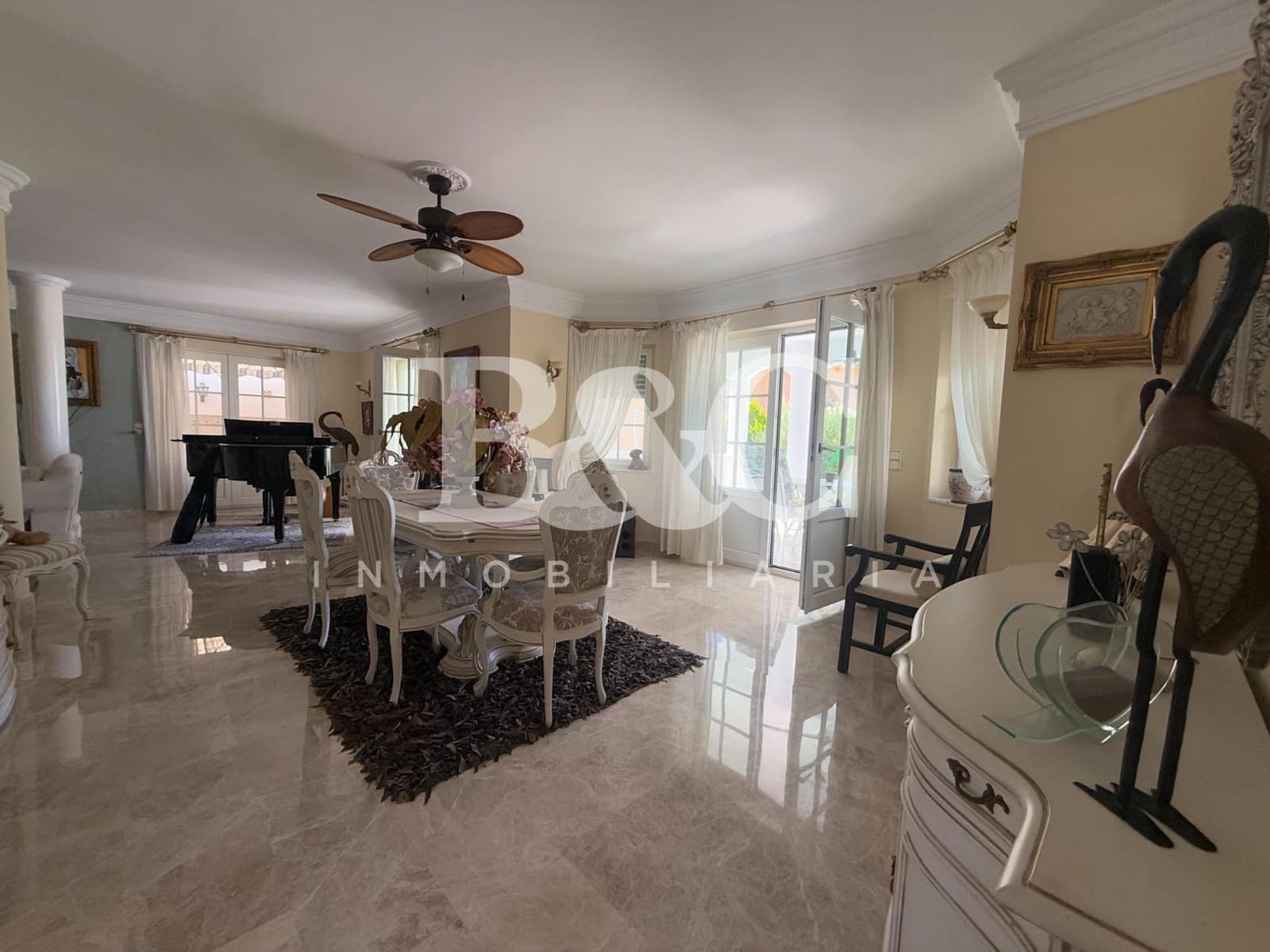 3 bedroom Villa for sale in Calabardina with pool - € 1,200,000 (Ref: 9509716)