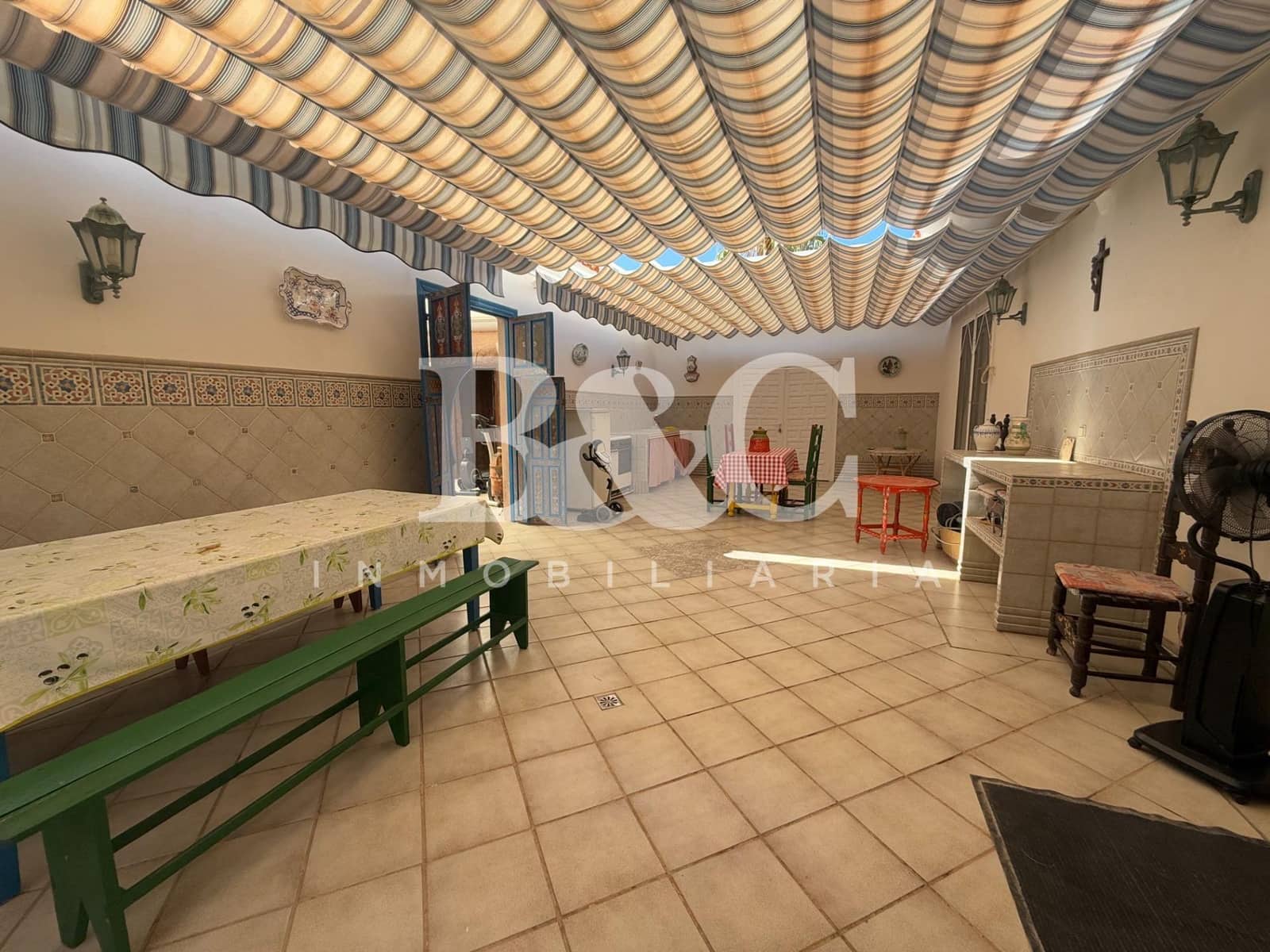 3 bedroom Villa for sale in Calabardina with pool - € 1,200,000 (Ref: 9509716)