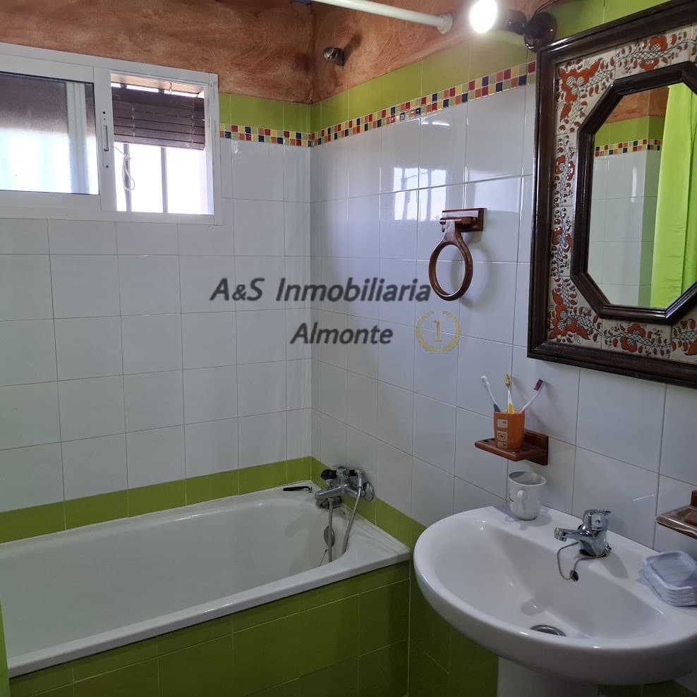 Finca/Casa Rural de 4 habitaciones en Almonte en venta con piscina garaje - 155.000 € (Ref: 9800616)
