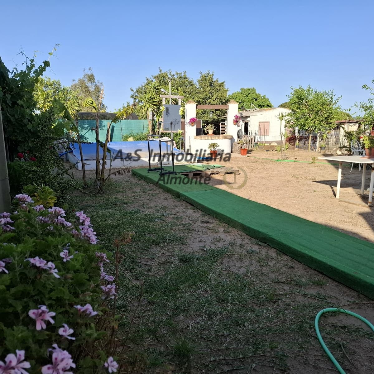 Finca/Casa Rural de 4 habitaciones en Almonte en venta con piscina garaje - 155.000 € (Ref: 9800616)