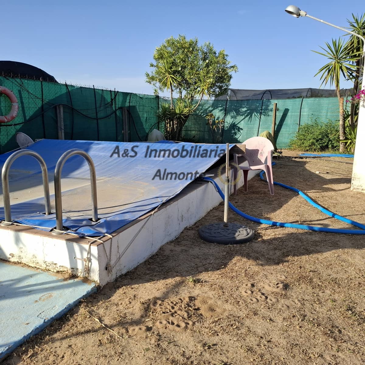 Finca/Casa Rural de 4 habitaciones en Almonte en venta con piscina garaje - 155.000 € (Ref: 9800616)