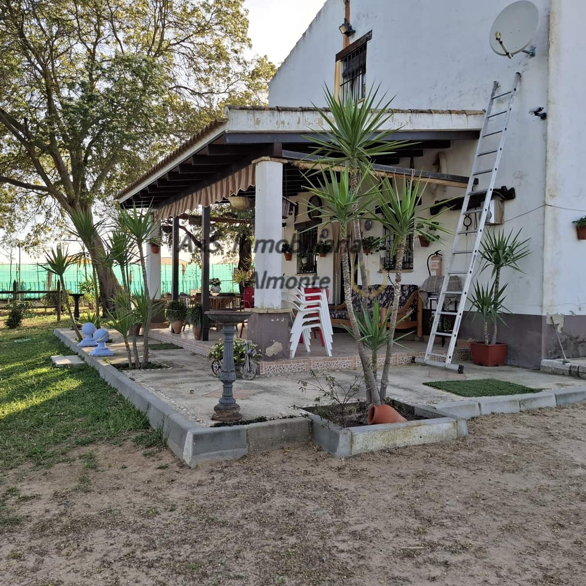 Finca/Casa Rural de 4 habitaciones en Almonte en venta con piscina garaje - 155.000 € (Ref: 9800616)