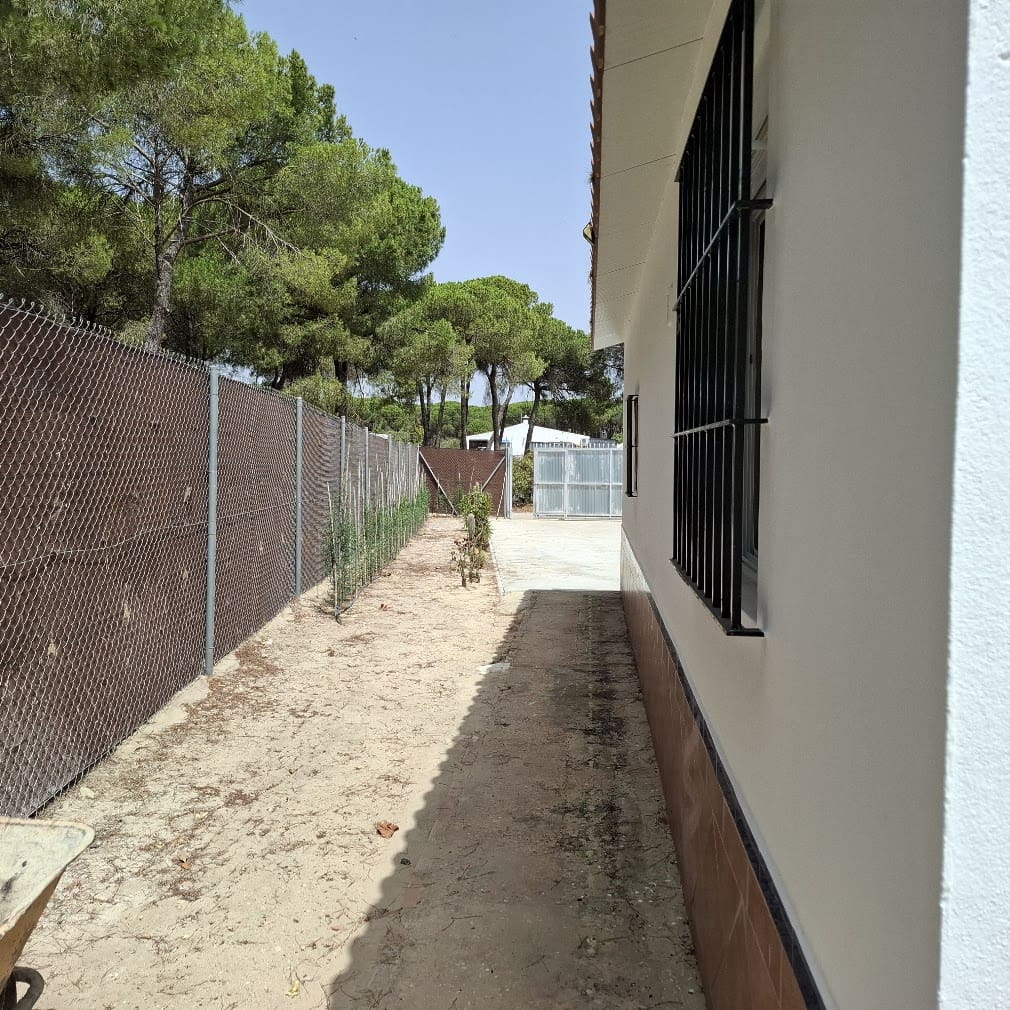 2 bedroom Finca/Country House for sale in Almonte with pool garage - € 120,000 (Ref: 9973265)