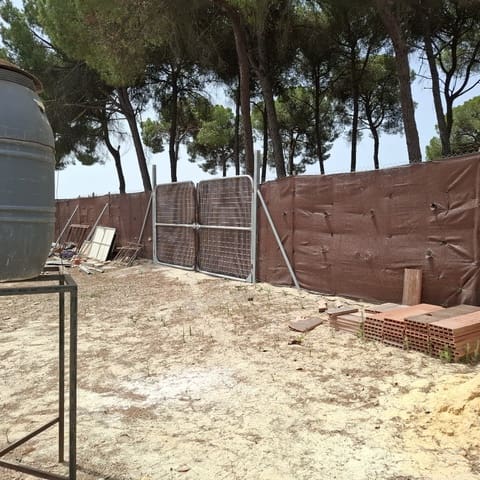 2 soveværelse Finca/Landehus til salg i Almonte med swimmingpool garage - € 120.000 (Ref: 9973265)