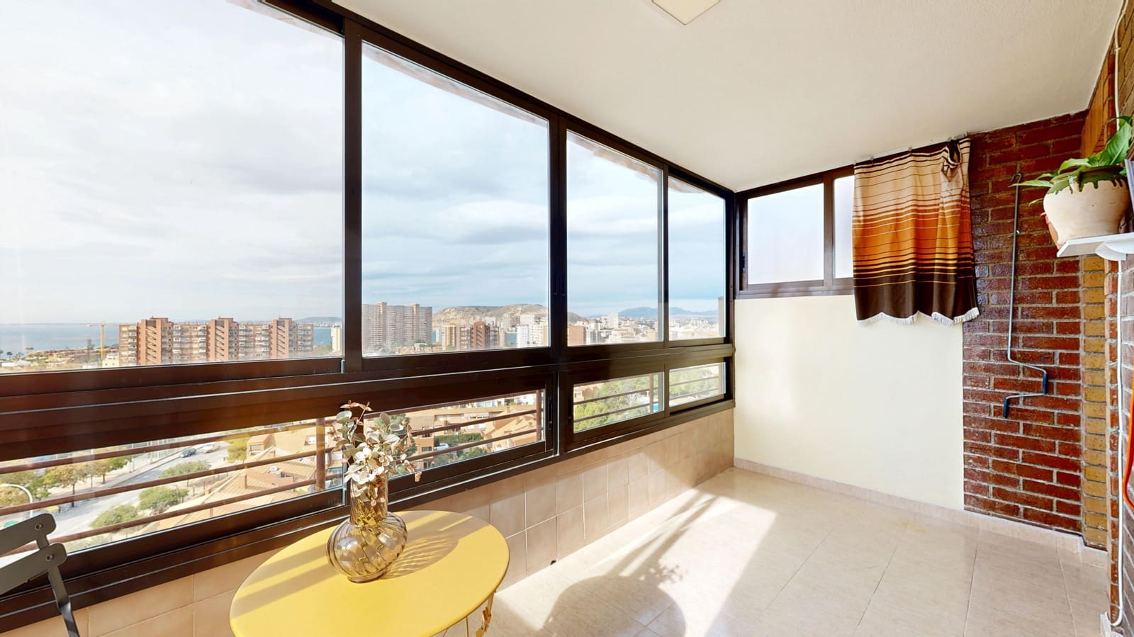 3 soveværelse Lejlighed til salg i Alicante by med swimmingpool garage - € 428.000 (Ref: 8951630)