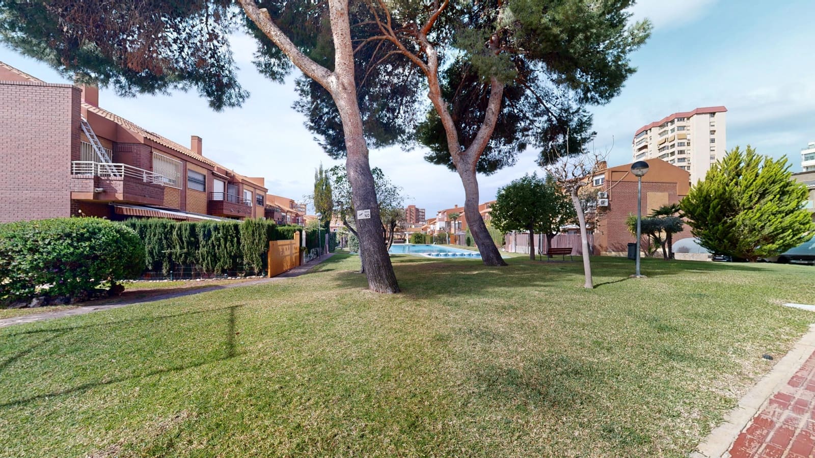 3 soveværelse Lejlighed til salg i Alicante by med swimmingpool garage - € 428.000 (Ref: 8951630)