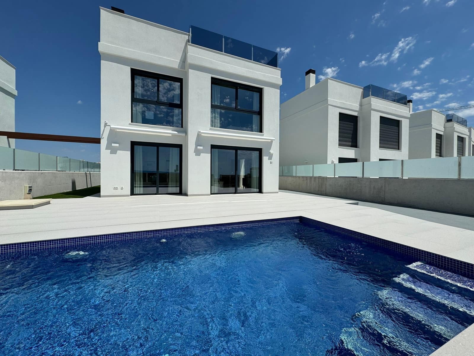 3 soveværelse Villa til salg i Muchamiel / Mutxamel med swimmingpool garage - € 495.000 (Ref: 9062741)