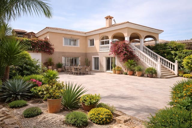 4 bedroom Villa for sale in Busot with pool garage - € 470,000 (Ref: 9609489)