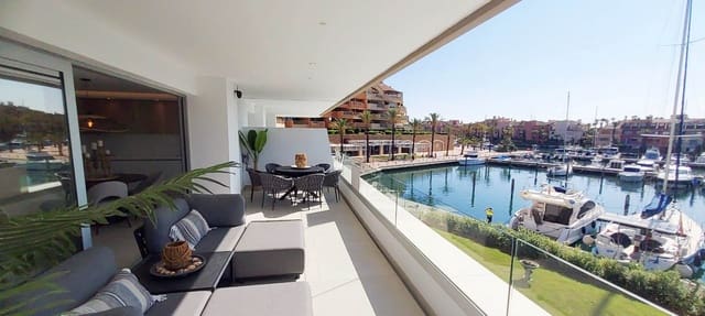 3 chambre Appartement à vendre à Puerto de Sotogrande - La Marina, San Roque avec piscine garage - 1 295 000 € (Ref: 10010346)