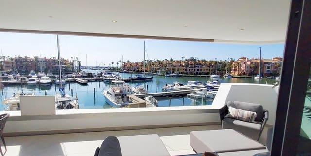 3 chambre Appartement à vendre à Puerto de Sotogrande - La Marina, San Roque avec piscine garage - 1 295 000 € (Ref: 10010346)