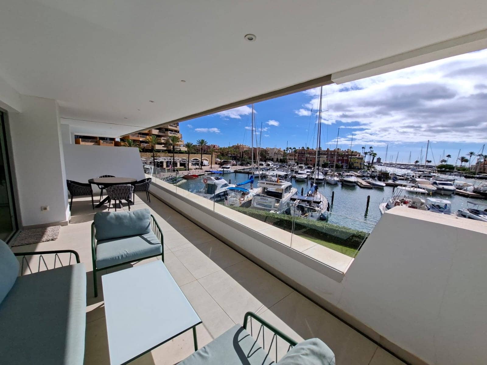 3 sovrum Lägenhet till salu i Sotogrande med pool garage - 1 295 000 € (Ref: 10010346)