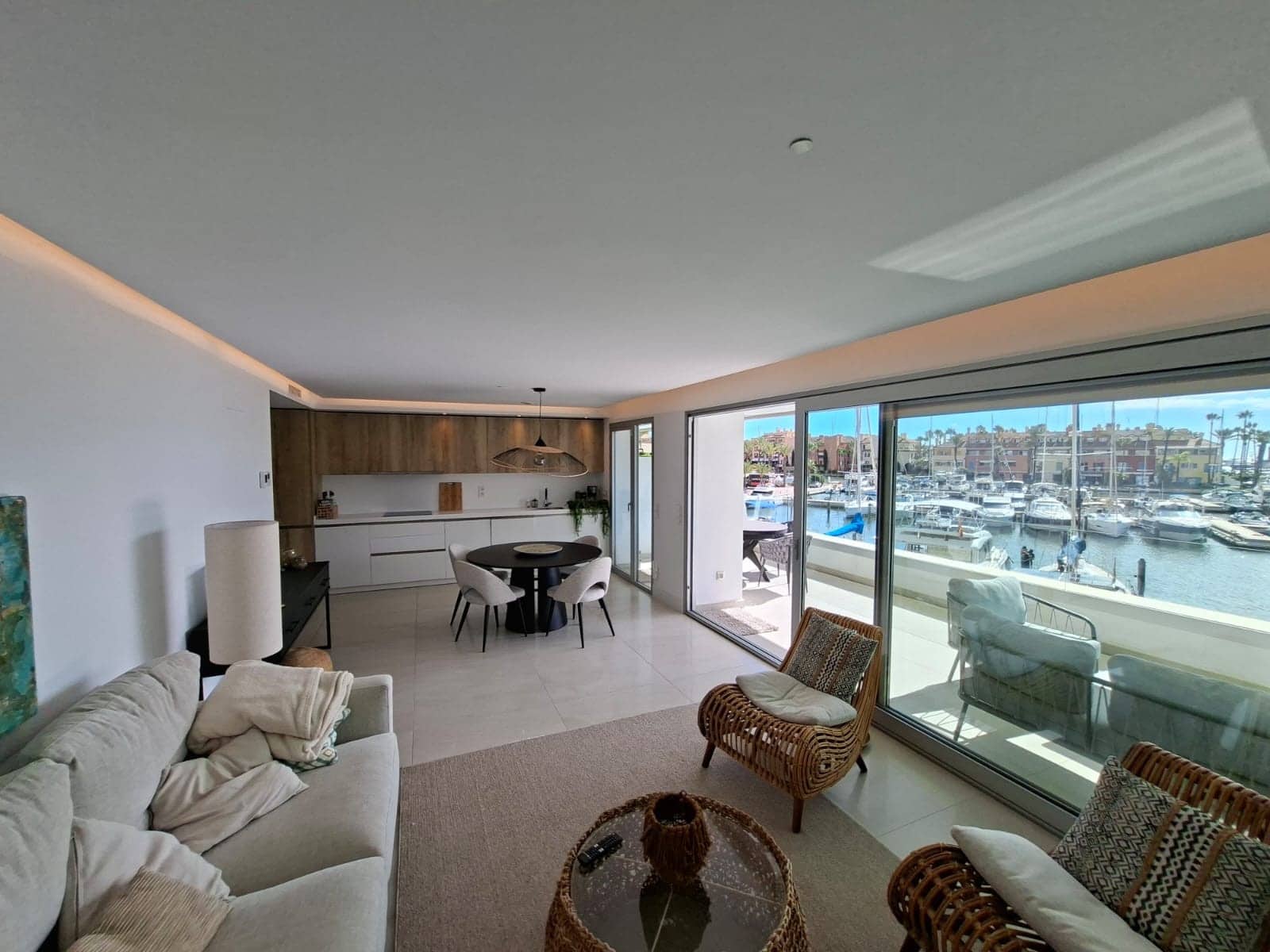 3 sovrum Lägenhet till salu i Sotogrande med pool garage - 1 295 000 € (Ref: 10010346)