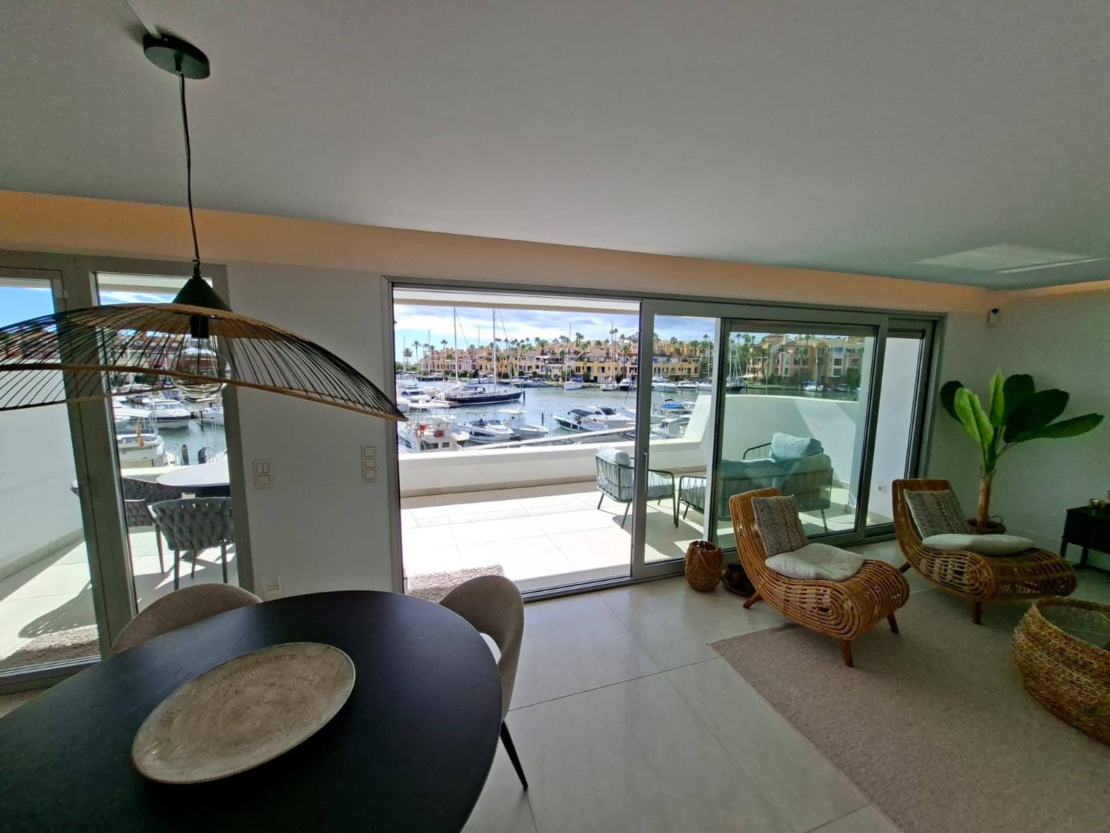 3 sovrum Lägenhet till salu i Sotogrande med pool garage - 1 295 000 € (Ref: 10010346)