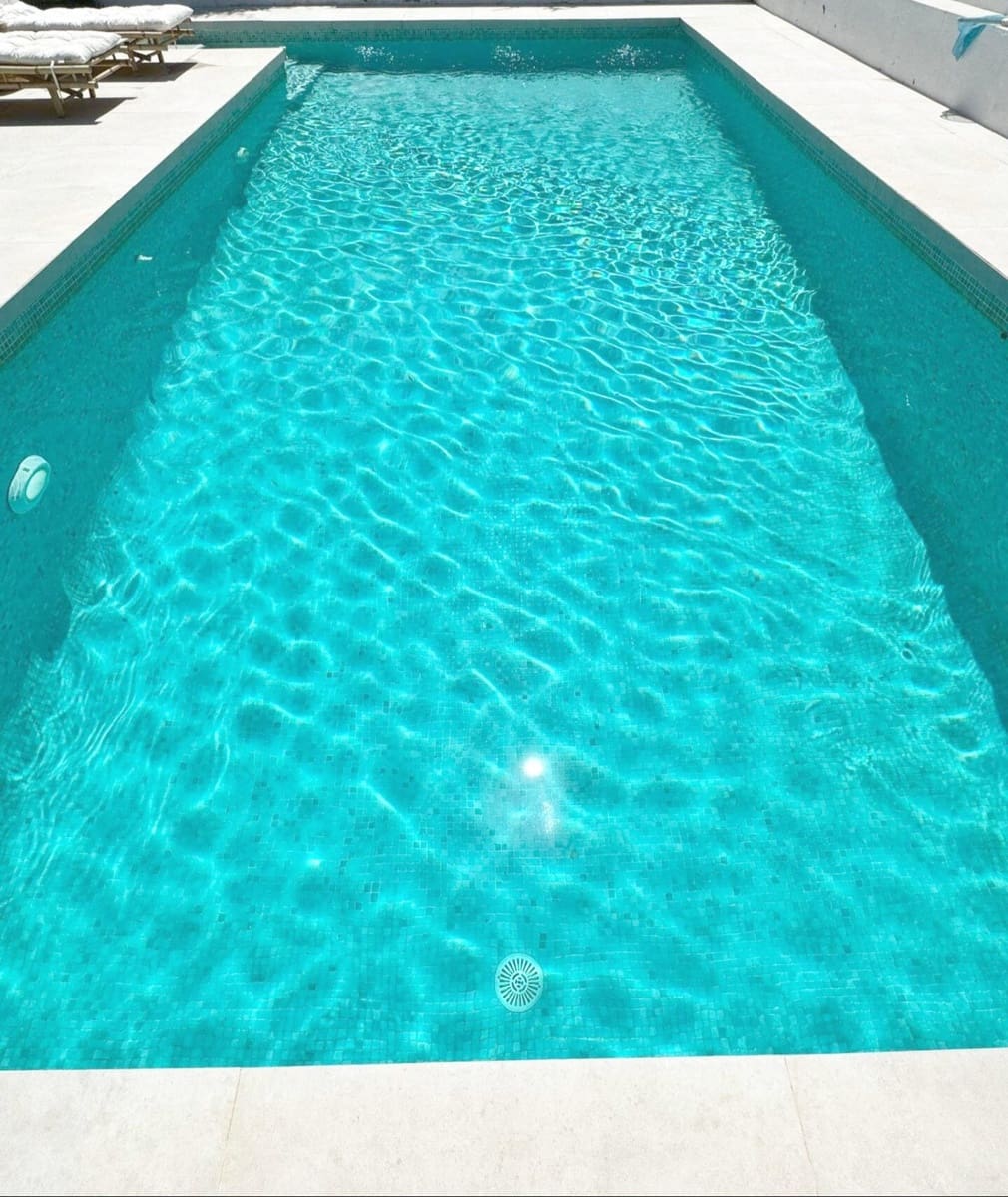 4 sovrum Semi-fristående Villa till salu i Sotogrande med pool garage - 1 460 000 € (Ref: 10057987)