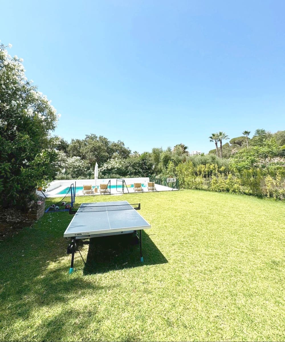 4 sovrum Semi-fristående Villa till salu i Sotogrande med pool garage - 1 460 000 € (Ref: 10057987)
