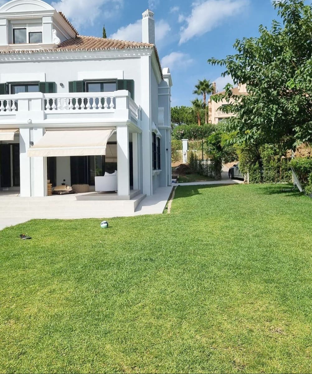 4 sovrum Semi-fristående Villa till salu i Sotogrande med pool garage - 1 460 000 € (Ref: 10057987)