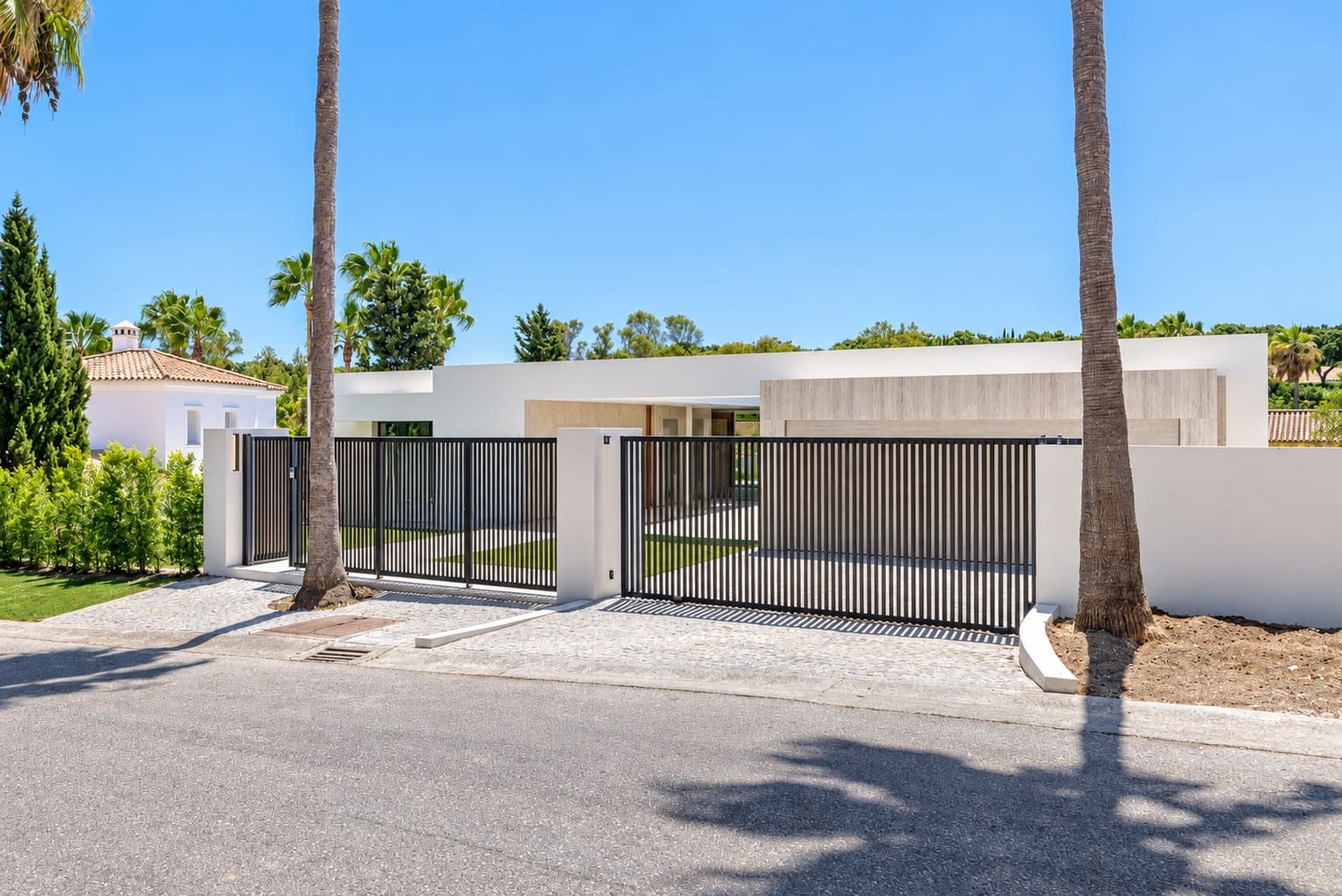 4 Zimmer Villa zu verkaufen in Sotogrande mit Pool Garage - 2.350.000 € (Ref: 10061301)