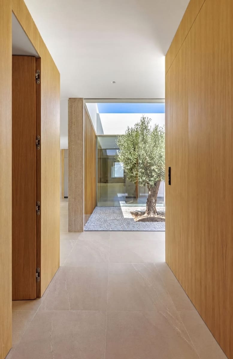 4 bedroom Villa for sale in Sotogrande with pool garage - € 2,350,000 (Ref: 10061301)